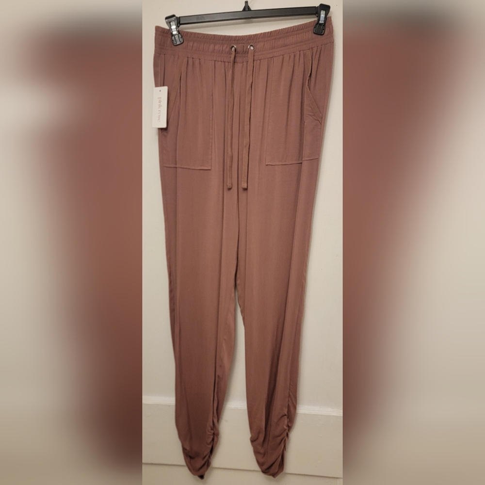 Lightweight pants NWT L
